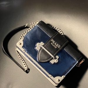 Prada Cahier
